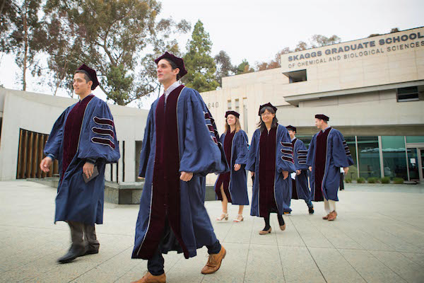 https://education.scripps.edu/_files/images/graduate/600x400_2018-commencement-walk.JPG